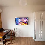 Gasthuis Balcony 4 Bedroom By Book-rijeka