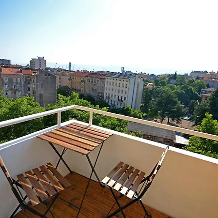 Balcony 4 Bedroom By Book-rijeka Pensiune 3*
