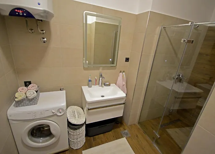 Balcony 4 Bedroom By Book-rijeka 게스트하우스 3*