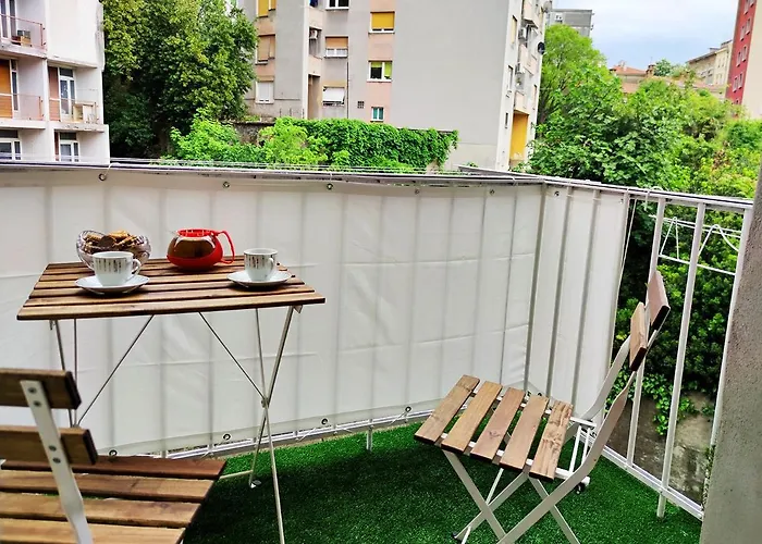 게스트하우스 Balcony 4 Bedroom By Book-rijeka 리예카