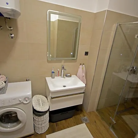 Balcony 4 Bedroom By Book-rijeka Pensión 3*