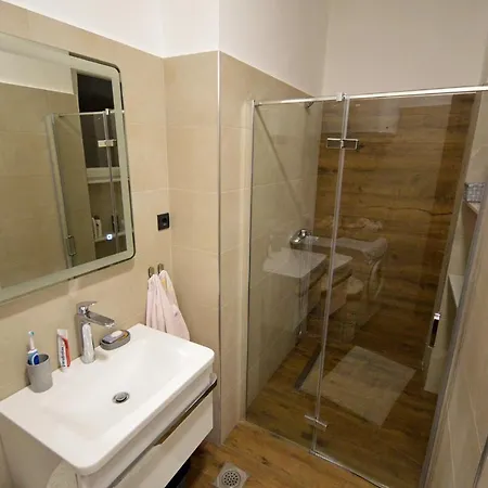 Balcony 4 Bedroom By Book-rijeka Pensión Rijeka